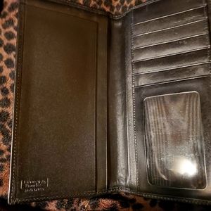 Dooney and Bourke wallet